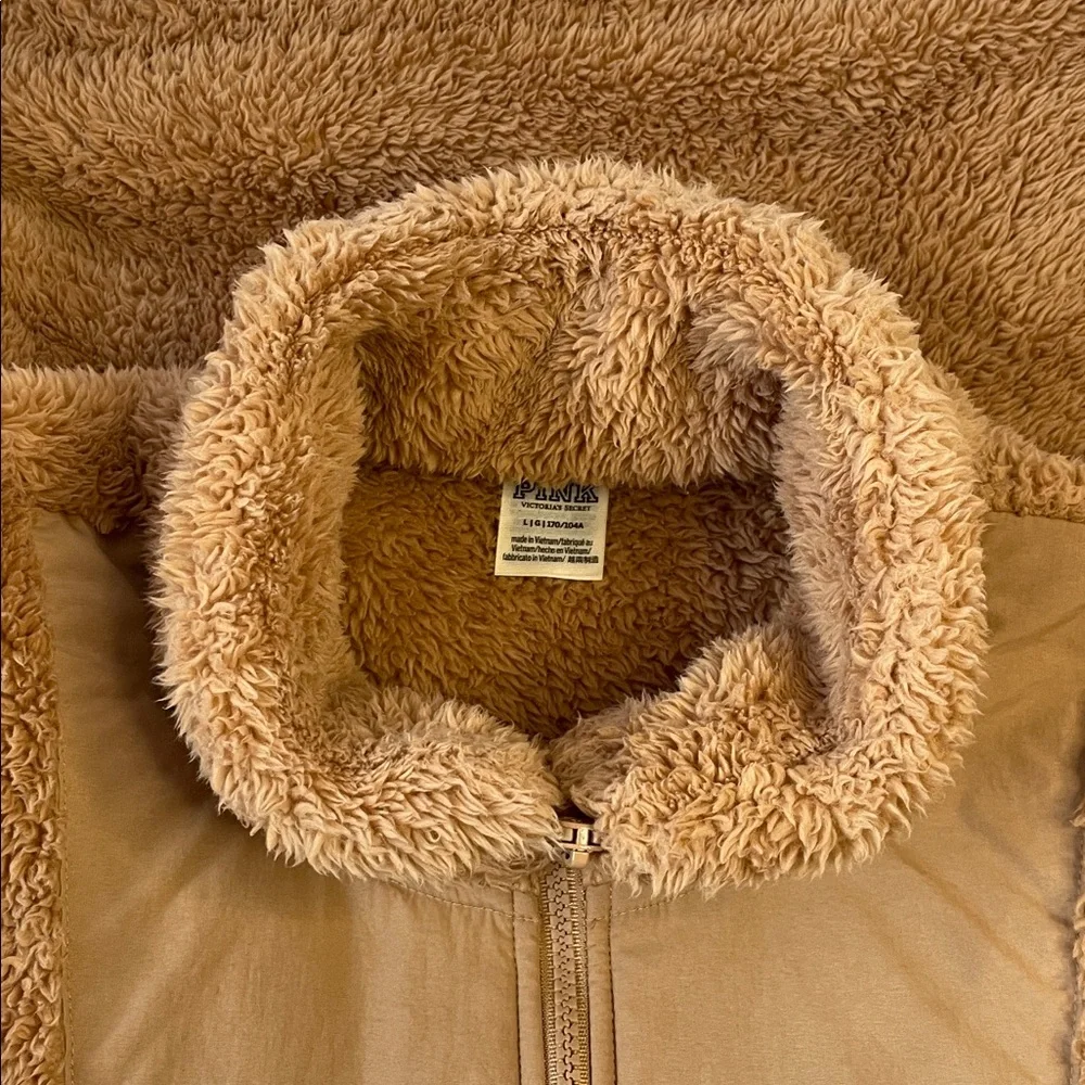 PINK Victoria's Secret Soft Tan Sherpa. Size Large. - Picture 4 of 6